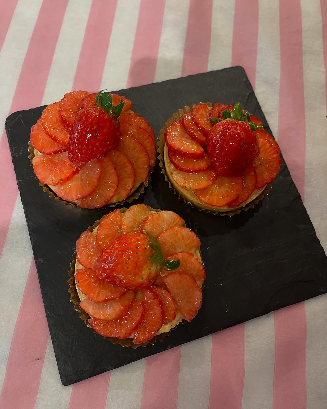 Tartaleta de crema amb maduixes.